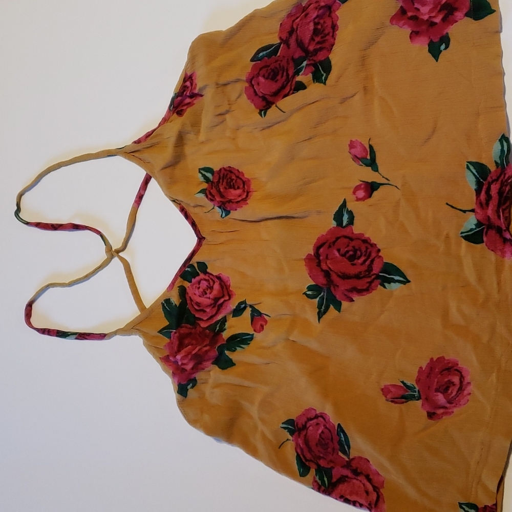 🌺Volcom spaghetti strap brown with roses top